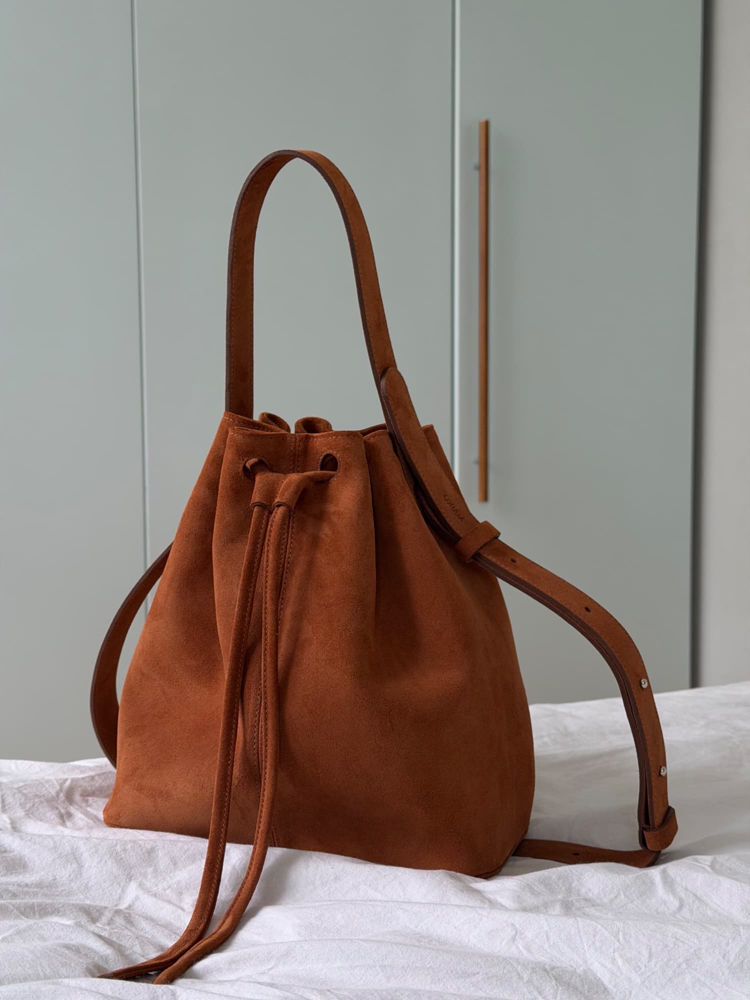bucket bag  · карамель